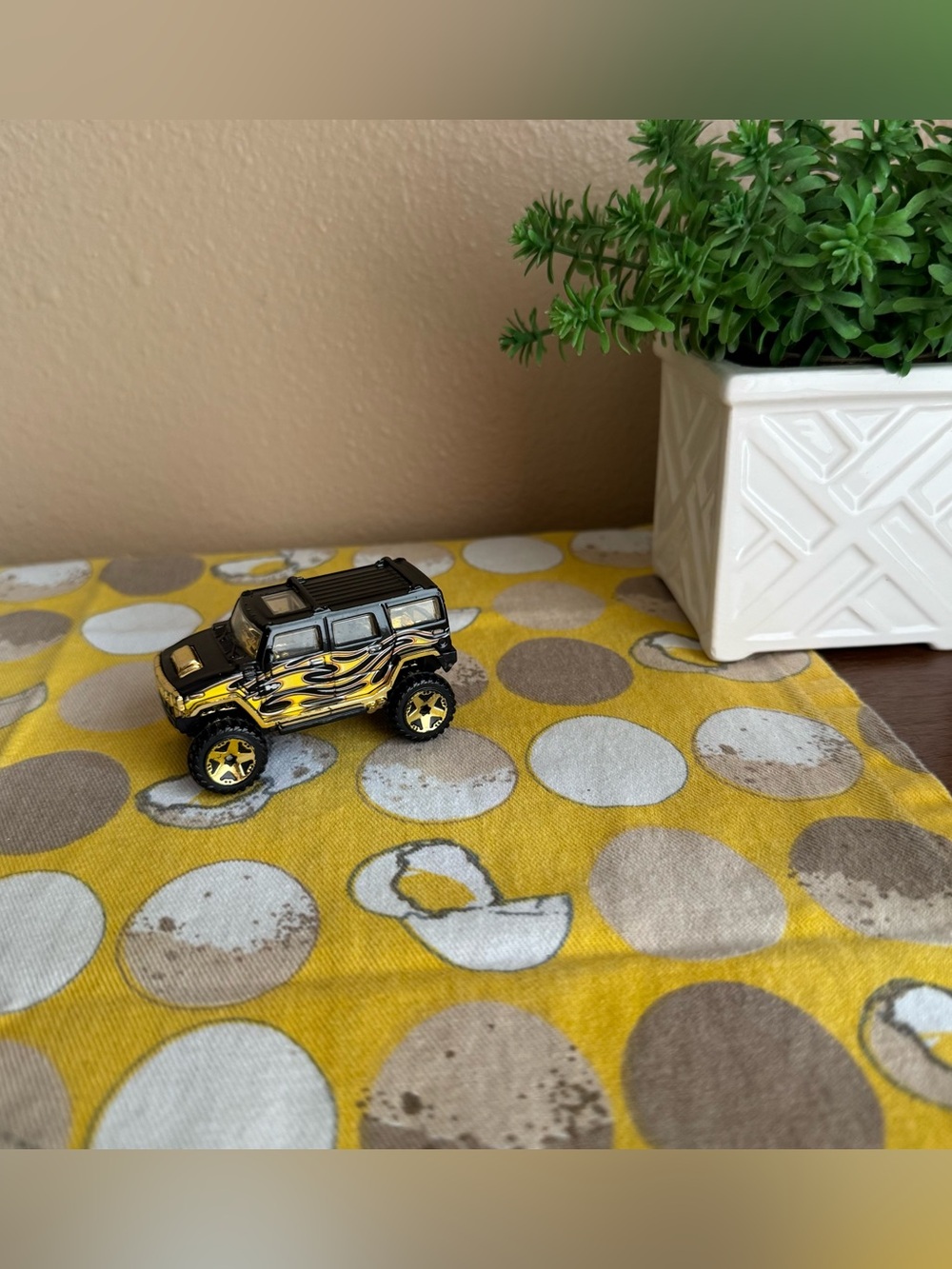 Hot Wheels black Hummer H2 with flames